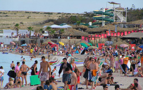 plaža zrće, pag-novalja, hide-out festival, hrvatska, ličko-senjska županija, zadar