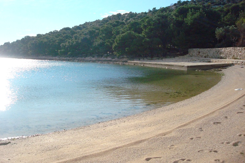 the garden tisno, smještaj tisno, tisno murter, tisno apartmani, smještaj šibenik