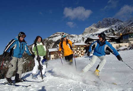 Skijanja Austrija Skiarena Nassfeld skijaši