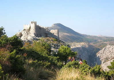 Omiš apartmani Omiš hoteli Omiš smještaj Omiš sobe Omiš pansioni Omiš turistička agencija Lotos 