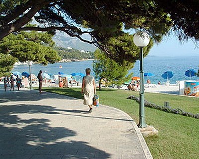 Chorvatsko Makarská Brela apartmány pokoje ubytování hotely pronájem plavidel marina prístav dovolená CK Lotos