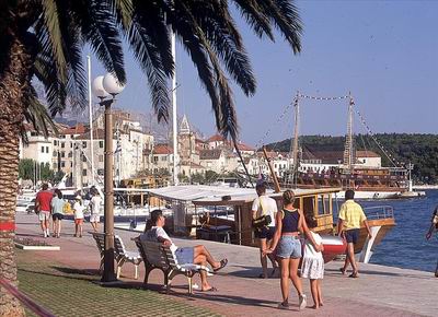 Makarska apartmani Makarska hoteli Makarska smještaj Makarska marina Makarska kampovi Makarska pansioni Makarska krstarenja Makarska turistička naselja Makarska wellness agencija Lotos Makarska najam plovila Makarska sobe 