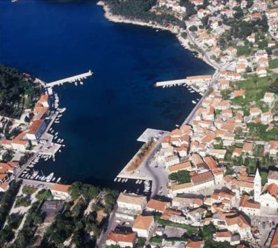 Chorvatsko ostrov Hvar Apartmány Jelsa Hotely Jelsa Soukromé ubytování Jelsa Pronájem plavidel Jelsa dovolená CK Lotos