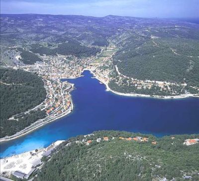 Pucisca Croatia - Pucisca Brac - Pucisca Hotels - Pucisca apartmants - Pucisca accommodation Pucisca travel agency Lotos Brac Split Riviera 