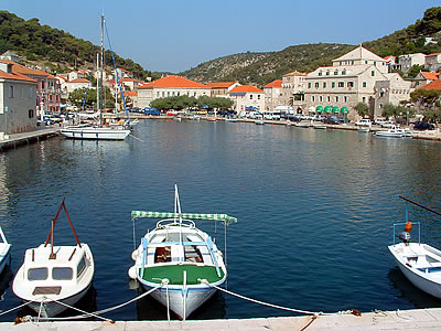 Pucisca Croatia - Pucisca Brac - Pucisca Hotels - Pucisca apartmants - Pucisca accommodation Pucisca travel agency Lotos Brac Split Riviera 