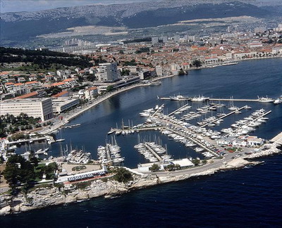 Chorvatsko Apartmány Split Hotely Split Pokoje Split Penziony Split Soukromé ubytování Split Okružní plavby Split Pronájem plavidel Marina Split dovolená CK Lotos