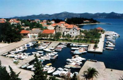 Iz Croatia - Island Iz Zadar - Iz apartments - Iz accommodation - Iz rooms  Iz travel agency Lotos Zadar Riviera 