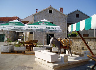 Posedarje apartmani Posedarje sobe Posedarje smještaj Posedarje Posedarje pansioni turistička agencija Lotos zadarska rivijera 