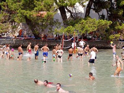 Ugljan apartmani Ugljan hoteli Ugljan pansioni Ugljan sobe Ugljan smještaj Ugljan turistička agencija Lotos zadarska rivijera 