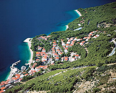 Chorvatsko Makarská Brela apartmány pokoje ubytování hotely pronájem plavidel marina prístav dovolená CK Lotos