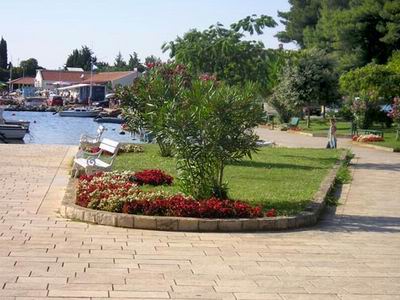 Sveti Filip i Jakov apartmani Sveti Filip i Jakov hoteli Sveti Filip i Jakov pansioni Sveti Filip i Jakov sobe Sveti Filip i Jakov smještaj Sveti Filip i Jakov turistička agencija Lotos zadarska rivijera 