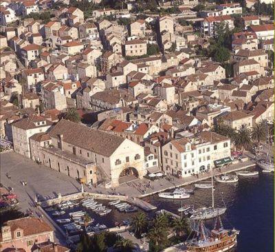 Chorvatsko Apartmány Hvar Hotely Hvar Rekreacní strediska Hvar Pokoje Hvar Penziony Hvar Soukromé ubytování Hvar Pronájem plavidel Hvar dovolená CK Lotos