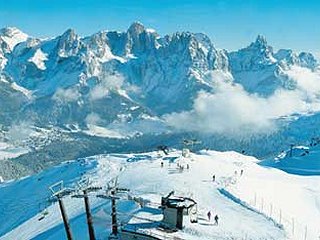 Skijanje Italija San Marino di Castrozza pogled na žićare i planine