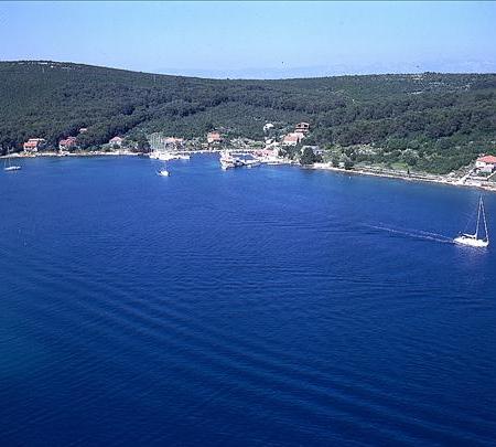 Chorvatsko Apartmány Molat Pokoje Molat Soukromé ubytování Molat Pronájem plavidel Zadar Bibinje Biograd dovolená CK Lotos