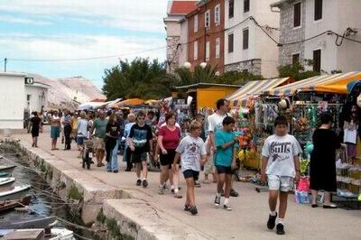 Pag hoteli Pag apartmani Pag sobe Pag smještaj Pag marina Pag turistička agencija Lotos zadarska rivijera 