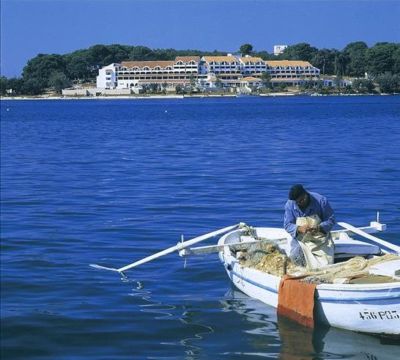 Poreč apartmani Poreč hoteli Poreč smještaj Poreč marina Poreč kampovi Poreč pansioni Poreč krstarenja Poreč turistička naselja Poreč wellness agencija Lotos Poreč najam plovila Poreč sobe 