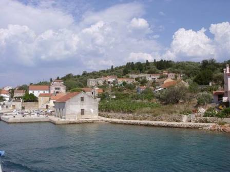 Rava apartmani Rava sobe Rava smještaj Rava pansioni turistička agencija Lotos zadarska rivijera 