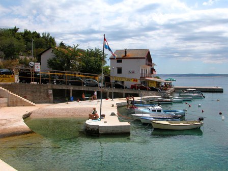 Tribanj apartmani Tribanj sobe Tribanja Starigrad-Paklenica smještaj Tribanj turistička agencija Lotos zadarska rivijera 