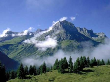 Skijanje Austrija Vorarlberg pogled na planine ljeti