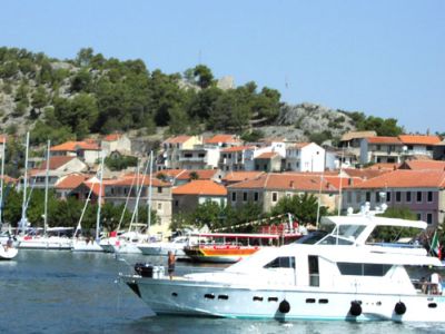 Chorvatsko Apartmány Skradin Pokoje Skradin Penzion Skradin Hotel Skradin Soukromé ubytování Skradin Pronájem plavidel Skradin marina Skradin dovolená CK Lotos