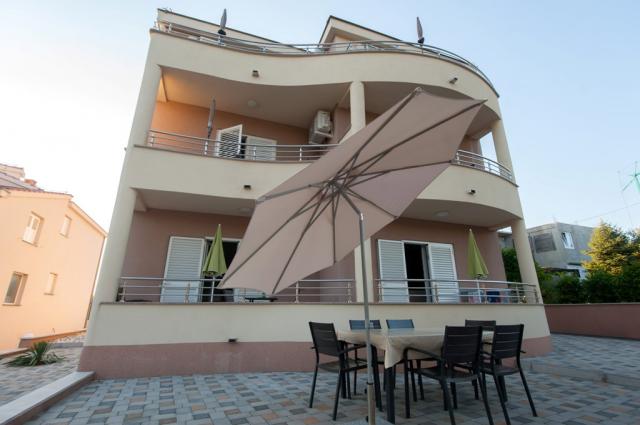 apartments Croatia Emira